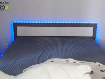 RonnieMilles  live sex cam