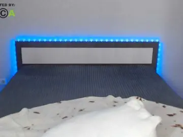 RonnieMilles  live sex cam
