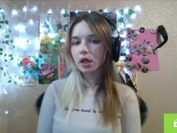YourLittleDoll  live sex cam