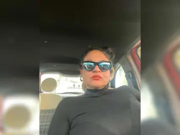 Gattitta29  live sex cam