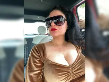 Gattitta29  live sex cam