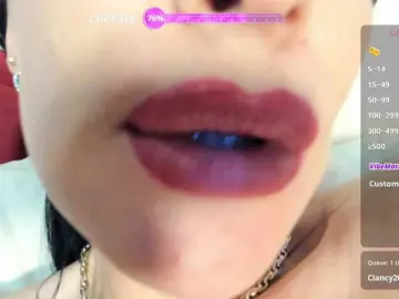 MissGiulia  live sex cam