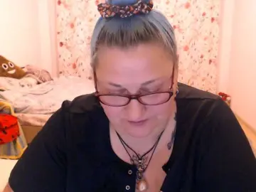 SweetBoobsM  live sex cam