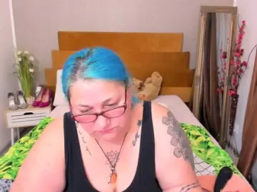 SweetBoobsM  live sex cam