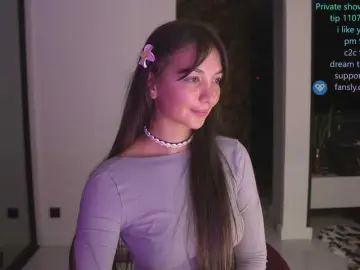 BongCinnamon  live sex cam