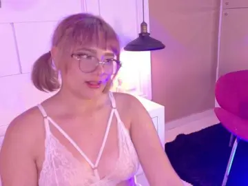 Evaa-Holly  live sex cam