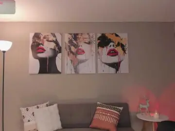 LelaWest  live sex cam