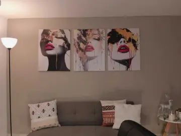 LelaWest  live sex cam