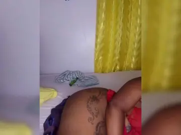 Thickiana  live sex cam