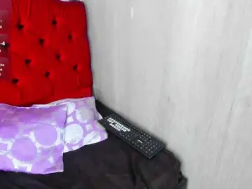 Miss-charlott-18  live sex cam