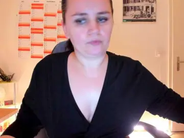 Elieen2  live sex cam