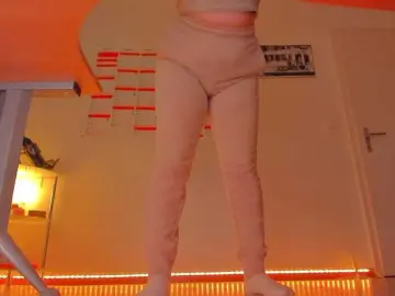 Elieen2  live sex cam