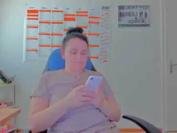 Elieen2  live sex cam