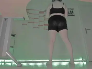 Elieen2  live sex cam