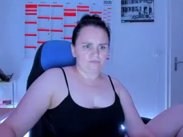 Elieen2  live sex cam