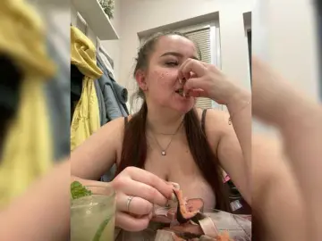 Helenkiss29  live sex cam