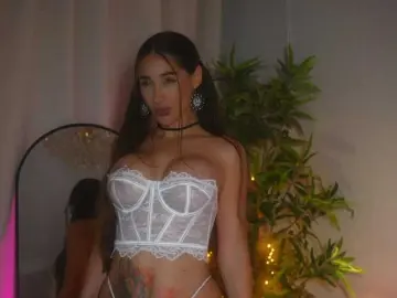 MiriamFoxx  live sex cam