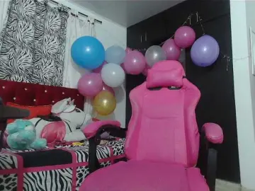 Danielita-2001  live sex cam