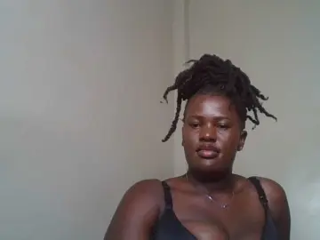 Luckybitch  live sex cam