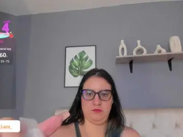 Soe-lara  live sex cam