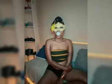 TheCherrybomb  live sex cam