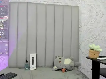 AlexaFoxy18  live sex cam