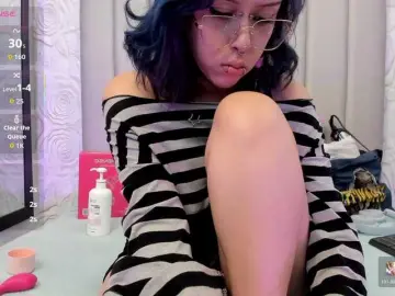 AlexaFoxy18  live sex cam