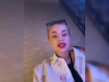 Enchantix  live sex cam