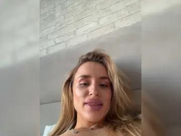 Enchantix  live sex cam