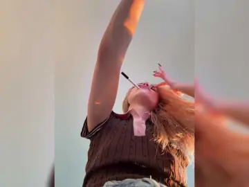 Enchantix  live sex cam