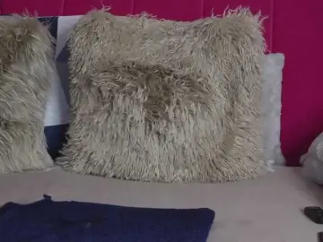 LoriMinelli  live sex cam