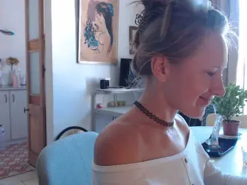 Lilcumminfox  live sex cam
