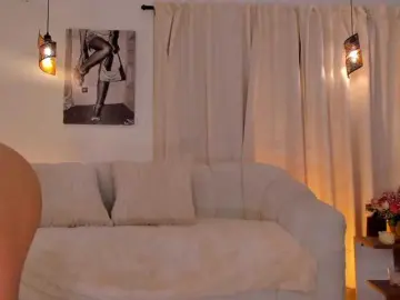 IsabellaLux-  live sex cam