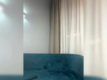 MolliKiana  live sex cam