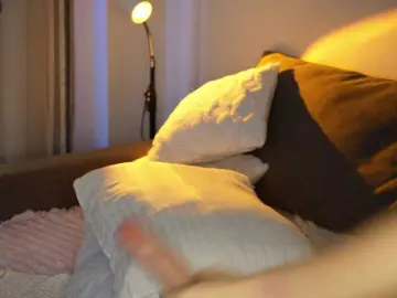 SheOnShe  live sex cam