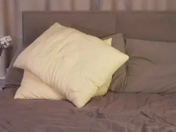 SheOnShe  live sex cam