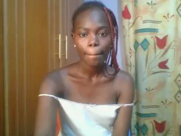 Sweet-petite  live sex cam