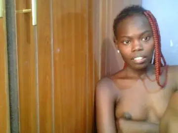 Sweet-petite  live sex cam