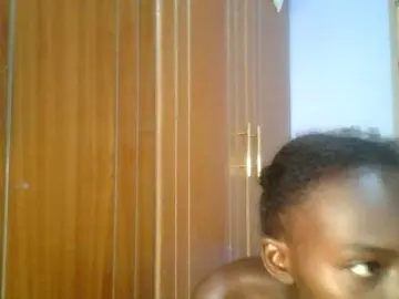 Sweet-petite  live sex cam