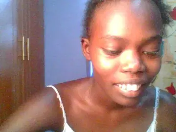 Sweet-petite  live sex cam