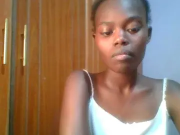 Sweet-petite  live sex cam