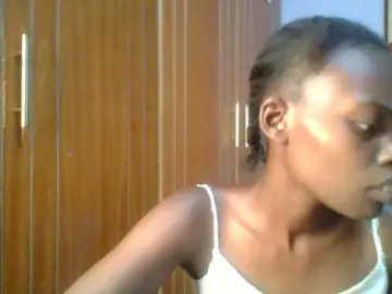 Sweet-petite  live sex cam