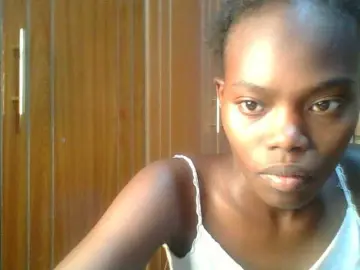 Sweet-petite  live sex cam