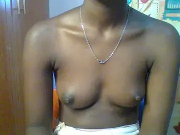 Sweet-petite  live sex cam