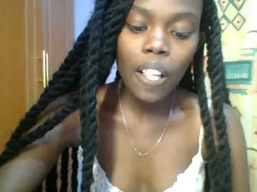 Sweet-petite  live sex cam