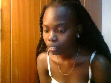 Sweet-petite  live sex cam