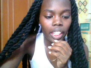 Sweet-petite  live sex cam