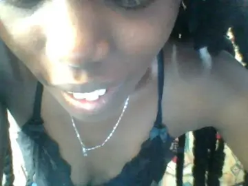 Sweet-petite  live sex cam