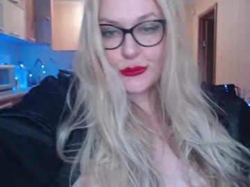 WifeyNusha  live sex cam