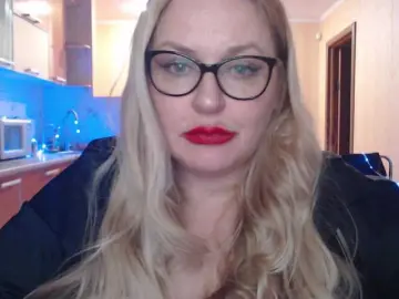 WifeyNusha  live sex cam